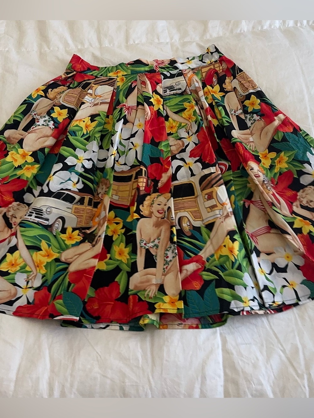Queen of Holloway Hollywoody Pinup Girl Pleated Skirt Size Medium